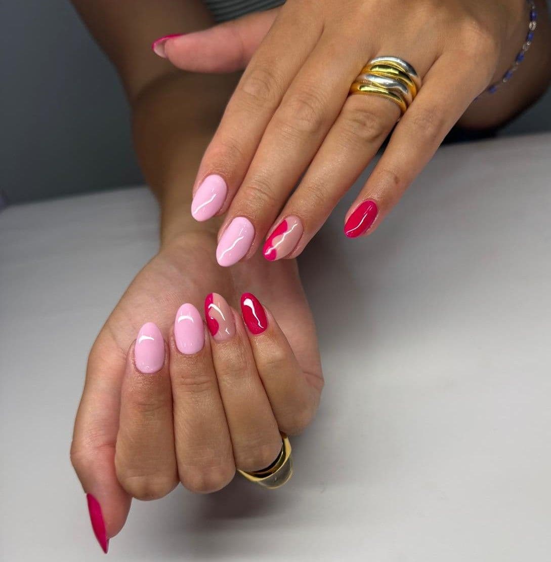 Manicura rosa y fucsia